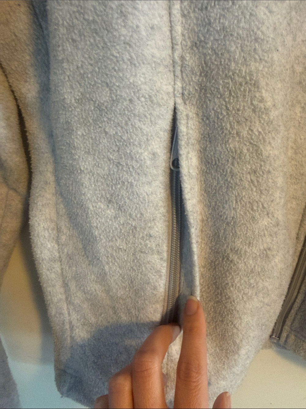 Columbia Women’s Light Grey Fleece Zip-Up Jacket Sz M - Picture 4 of 8